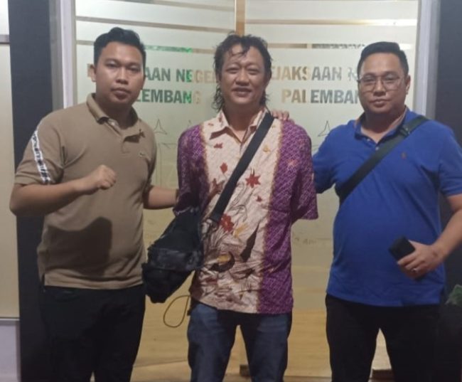 Diburu Dua Tahun, Tersangka Korupsi Rehab Jalan Desa di Muara Enim Akhirnya Ditangkap di Palembang