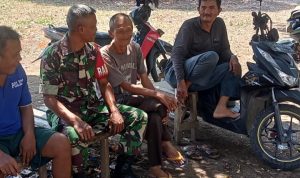 Kegiatan Komsos Babinsa Koramil 404-04/Gunung Megang Perkuat Sinergi TNI dengan Rakyat